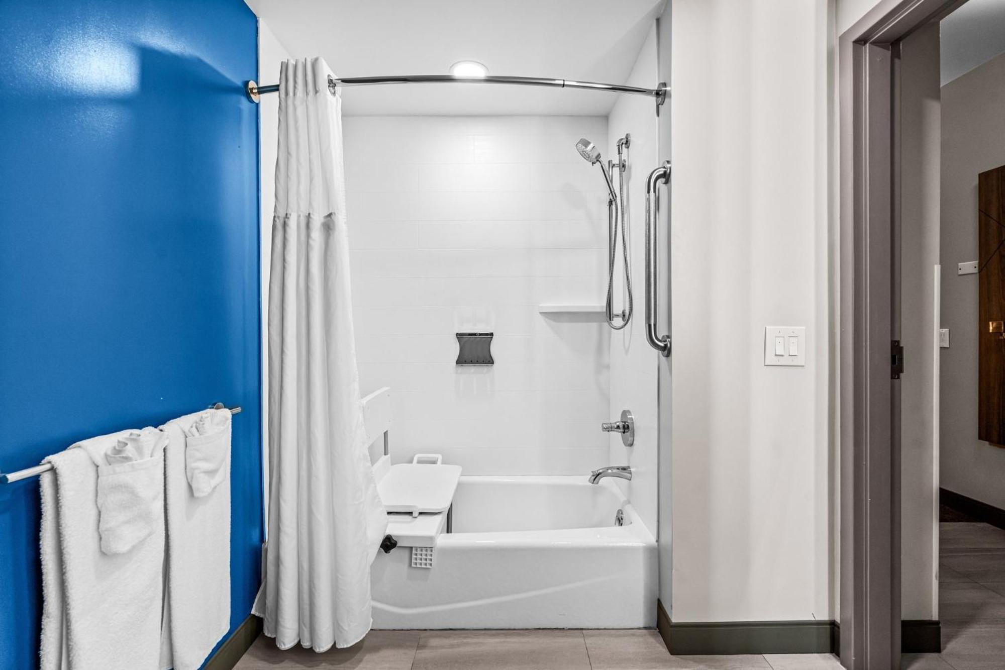 Holiday Inn Express & Suites Carneys Point - Pennsville By Ihg Exteriör bild